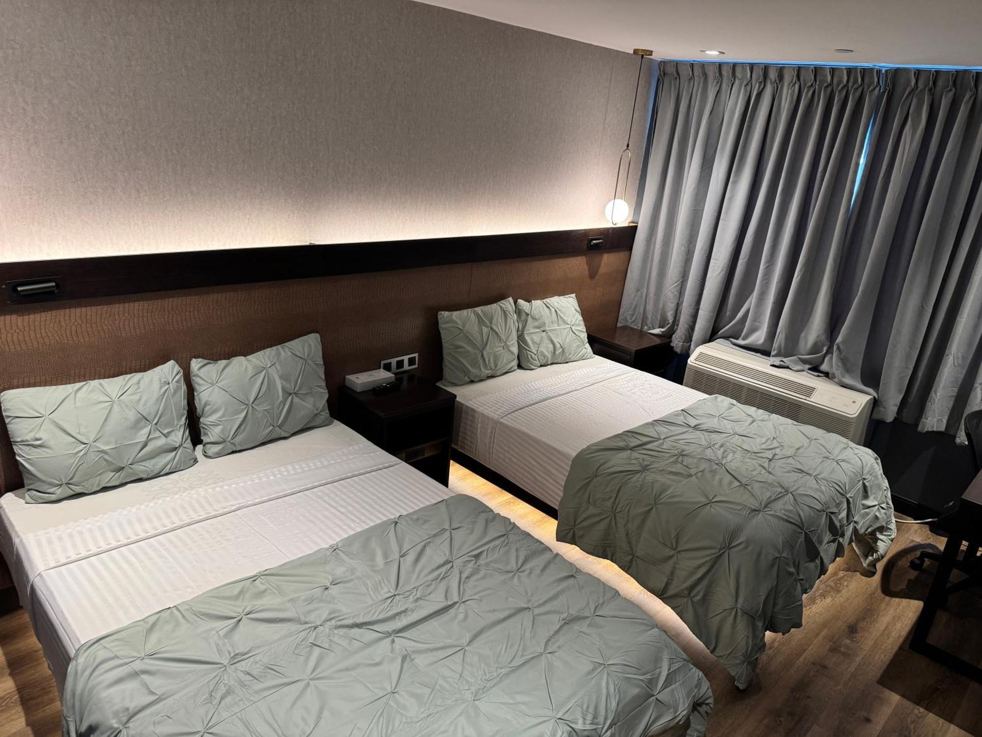 Hotel Mirage Brooklyn Ню Йорк Екстериор снимка