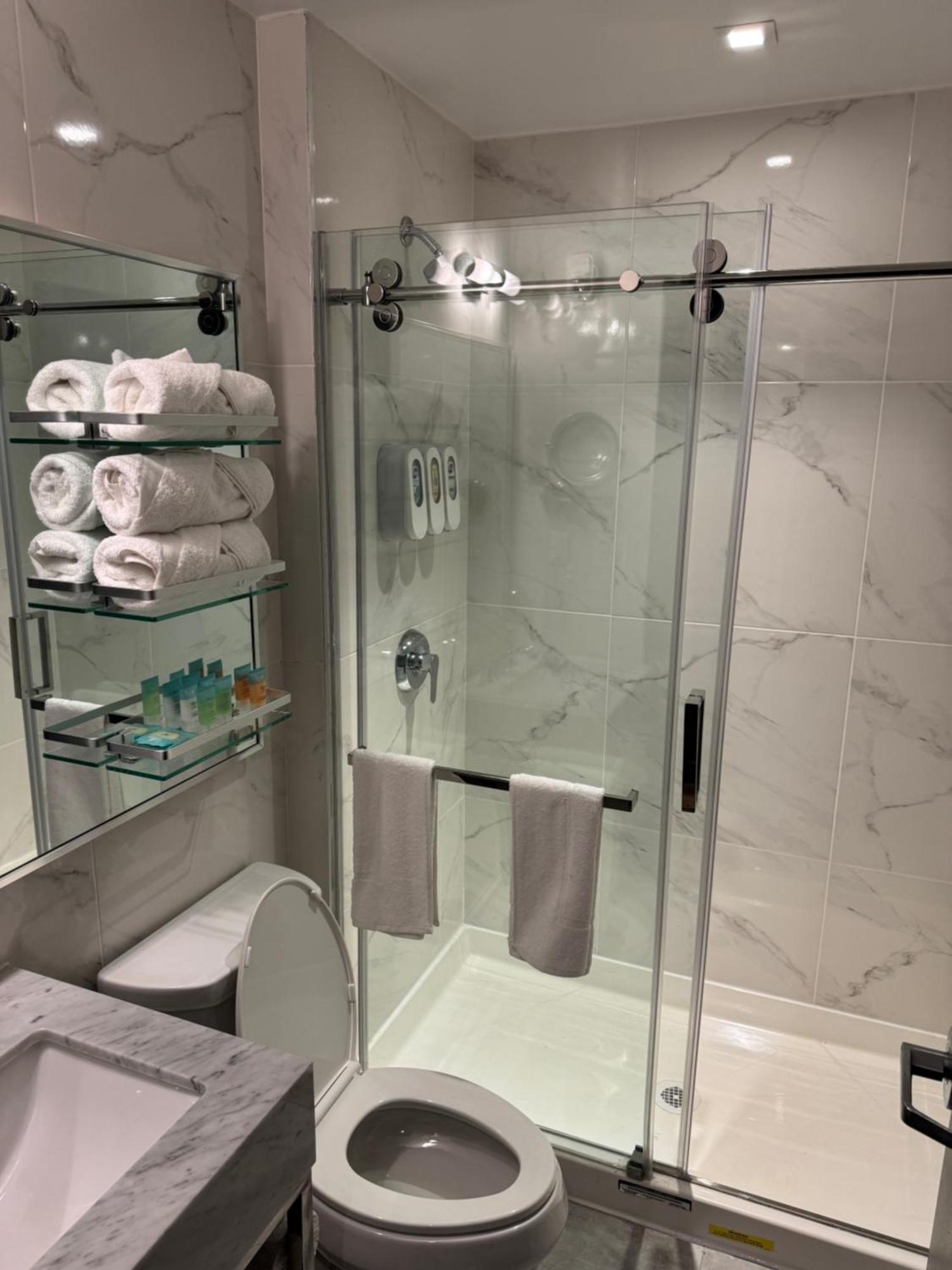 Hotel Mirage Brooklyn Ню Йорк Екстериор снимка